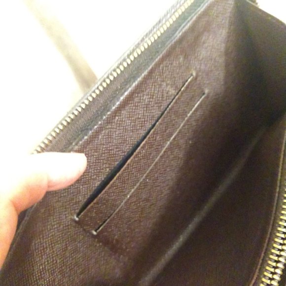 Louis Vuitton Damier Ebene Zippy Wallet - Picture 12 of 16